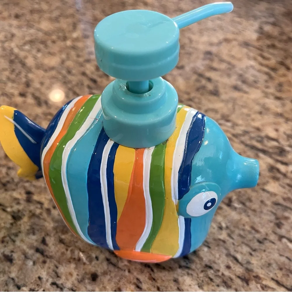 Kids Blue yellow green fish and tortoise hand soap dispenser toothbrush holder